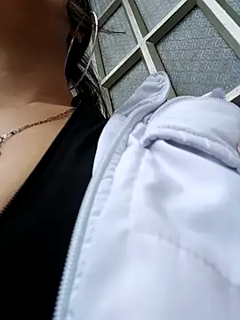 Snapshot of Michelle_ec chatting on February 18, 2026, 5:09 pm Michelle ec online show from February 18, 2026, 5:09 pm