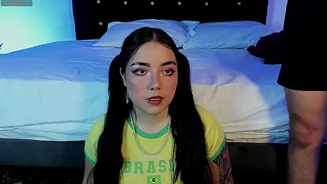 Couple latinX online show from January 8, 2026, 11:16 am