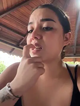 Couple latinX online show from February 2, 2026, 10:42 pm