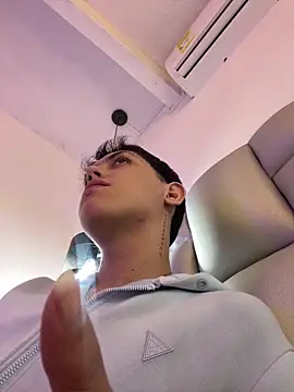 Iamcami  online show from March 6, 2026, 7:09 pm