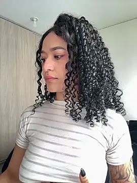 Snapshot of crystal_dlun chatting on February 18, 2026, 3:08 pm crystal dlun online show from February 18, 2026, 3:08 pm