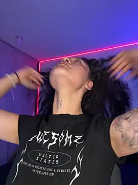 Snapshot of crystal_dlun chatting on March 17, 2026, 8:01 pm crystal dlun online show from March 17, 2026, 8:01 pm