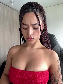 Snapshot of crystal_dlun chatting on March 7, 2026, 3:50 pm crystal dlun online show from March 7, 2026, 3:50 pm