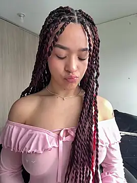 Snapshot of crystal_dlun chatting on February 24, 2026, 2:40 pm crystal dlun online show from February 24, 2026, 2:40 pm