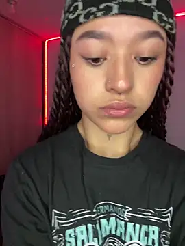 Snapshot of crystal_dlun chatting on March 14, 2026, 4:13 pm crystal dlun online show from March 14, 2026, 4:13 pm