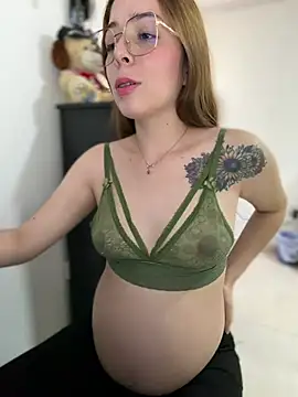 NatalyPinky online show from June 10, 2026, 8:43 pm