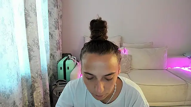 AnnaMized online show from March 30, 2026, 2:02 am