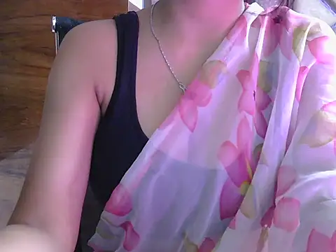 Snapshot of sweet_riyaaa chatting on July 22, 2026, 3:41 am sweet riyaaa online show from July 22, 2026, 3:41 am