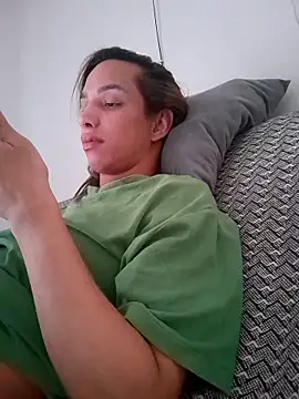 ofjuliaa online show from February 22, 2026, 8:32 pm