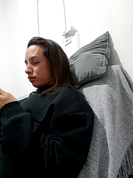 Snapshot of ofjuliaa chatting on June 18, 2026, 2:32 am ofjuliaa online show from June 18, 2026, 2:32 am