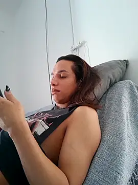 Snapshot of ofjuliaa chatting on June 7, 2026, 7:19 pm ofjuliaa online show from June 7, 2026, 7:19 pm