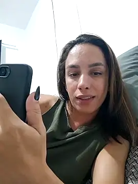Snapshot of ofjuliaa chatting on June 4, 2026, 3:00 am ofjuliaa online show from June 4, 2026, 3:00 am