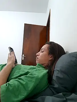 Snapshot of ofjuliaa chatting on June 30, 2026, 6:35 am ofjuliaa online show from June 30, 2026, 6:35 am