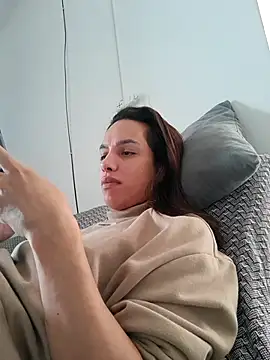 Snapshot of ofjuliaa chatting on May 25, 2026, 2:38 pm ofjuliaa online show from May 25, 2026, 2:38 pm