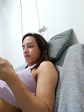 Snapshot of ofjuliaa chatting on June 20, 2026, 6:35 pm ofjuliaa online show from June 20, 2026, 6:35 pm