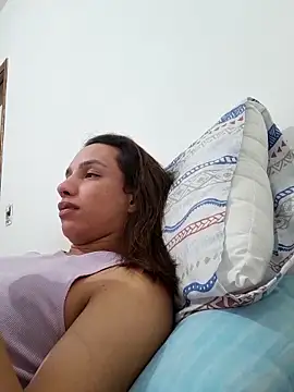 Snapshot of ofjuliaa chatting on June 16, 2026, 5:18 am ofjuliaa online show from June 16, 2026, 5:18 am