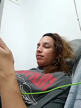 ofjuliaa online show from April 26, 2026, 10:51 pm