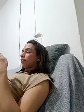 Snapshot of ofjuliaa chatting on June 28, 2026, 2:07 am ofjuliaa online show from June 28, 2026, 2:07 am
