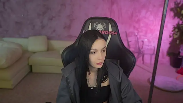 Snapshot of Mila_Rose054 chatting on April 28, 2026, 4:17 am Mila Rose054 online show from April 28, 2026, 4:17 am