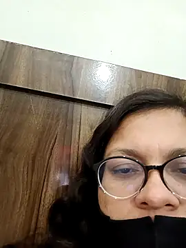 piryasharma005 online show from February 17, 2026, 6:11 am