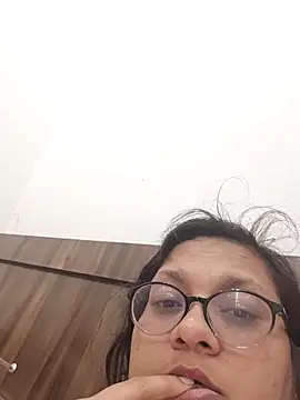 piryasharma005 online show from February 28, 2026, 12:16 pm