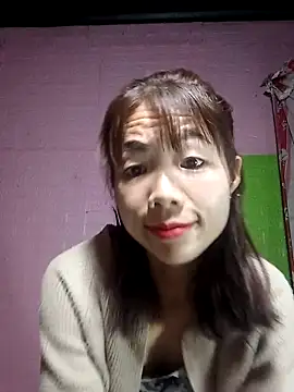 Yaya-827 online show from February 4, 2026, 8:37 pm