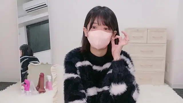 yuruchan  online show from March 7, 2026, 2:22 pm