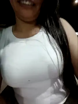 linhha23 online show from May 1, 2026, 12:43 pm