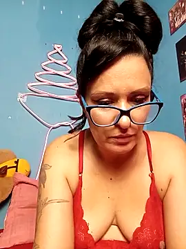 Snapshot of Lunnaluxcam chatting on February 25, 2026, 4:12 am Lunnaluxcam online show from February 25, 2026, 4:12 am