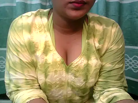 Snapshot of Sima_Roy95 chatting on May 3, 2026, 4:43 pm Sima Roy95 online show from May 3, 2026, 4:43 pm