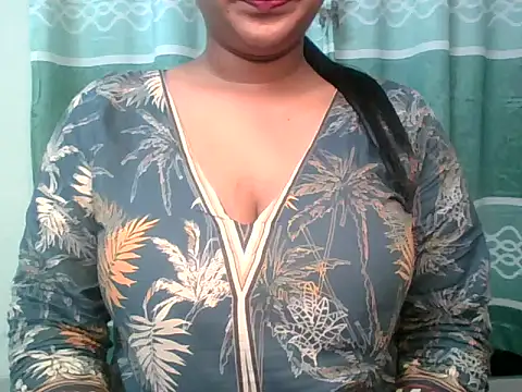 Snapshot of Sima_Roy95 chatting on May 12, 2026, 5:30 pm Sima Roy95 online show from May 12, 2026, 5:30 pm