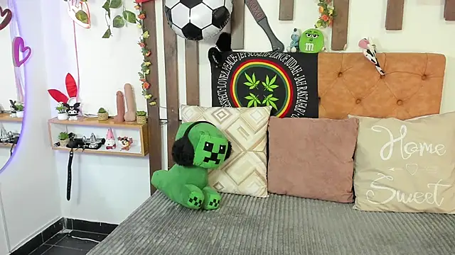 Snapshot of MeowMota_ chatting on July 15, 2026, 6:59 pm MeowMota online show from July 15, 2026, 6:59 pm