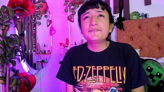 Snapshot of MeowMota_ chatting on March 10, 2026, 6:12 pm MeowMota online show from March 10, 2026, 6:12 pm