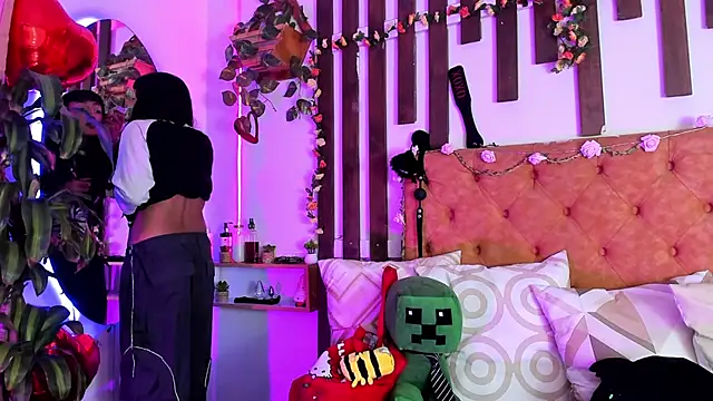 Snapshot of MeowMota_ chatting on February 20, 2026, 6:21 pm MeowMota online show from February 20, 2026, 6:21 pm