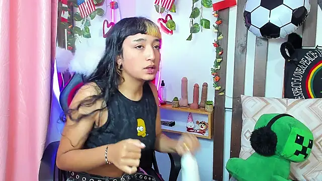 Snapshot of MeowMota_ chatting on July 11, 2026, 6:52 pm MeowMota online show from July 11, 2026, 6:52 pm