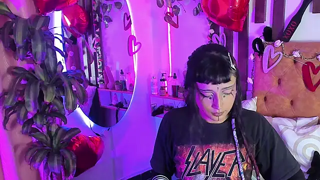 Snapshot of MeowMota_ chatting on February 17, 2026, 6:05 pm MeowMota online show from February 17, 2026, 6:05 pm