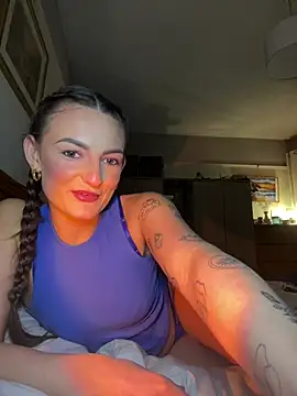 MiaLovesxx online show from January 16, 2026, 5:39 pm