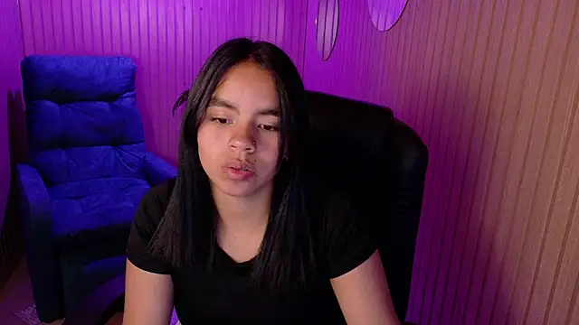 SofiaMante  online show from April 24, 2026, 12:12 am