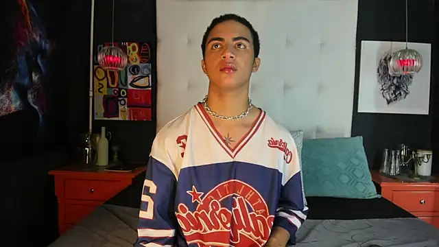 Andyy07  online show from January 18, 2026, 3:43 am