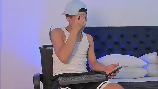 Snapshot of Marcus_Moreno chatting on March 17, 2026, 7:17 pm Marcus Moreno online show from March 17, 2026, 7:17 pm