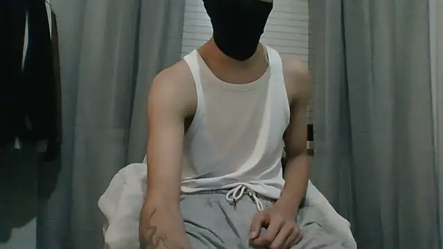Snapshot of Lux_Masked chatting on March 21, 2026, 1:04 pm Lux Masked online show from March 21, 2026, 1:04 pm