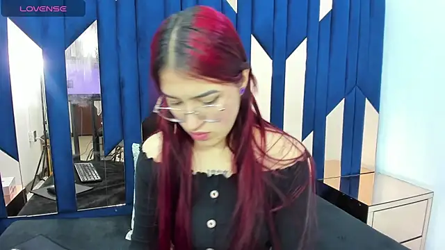 Snapshot of luisa_girlssex chatting on February 18, 2026, 2:35 pm luisa girlssex online show from February 18, 2026, 2:35 pm