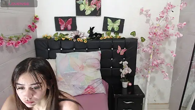 Snapshot of sofiaspring chatting on March 12, 2026, 2:43 pm sofiaspring online show from March 12, 2026, 2:43 pm