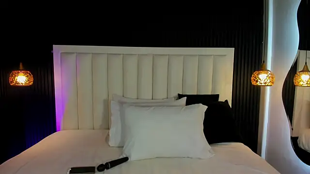 Snapshot of PandoraMiller chatting on March 13, 2026, 5:07 pm PandoraMiller online show from March 13, 2026, 5:07 pm