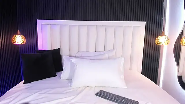 Snapshot of PandoraMiller chatting on February 27, 2026, 5:02 pm PandoraMiller online show from February 27, 2026, 5:02 pm