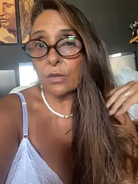 Snapshot of Annalua73 chatting on February 7, 2026, 6:49 pm Annalua73 online show from February 7, 2026, 6:49 pm