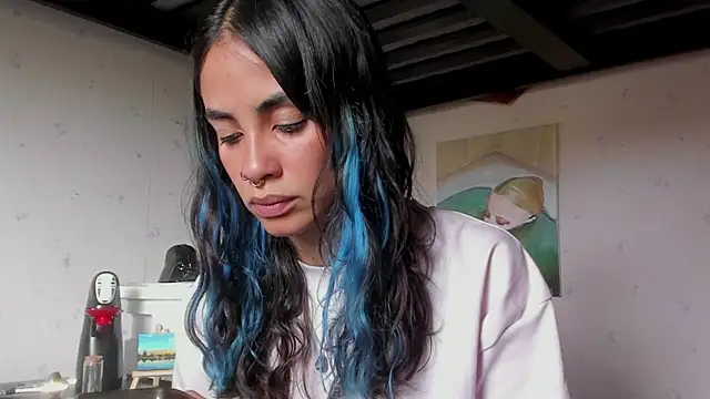 azula lillet online show from June 10, 2026, 4:19 pm