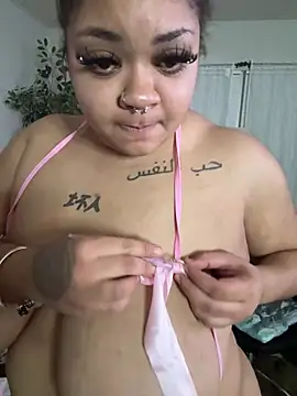 Snapshot of hispinkfreak219 chatting on February 16, 2026, 2:10 am hispinkfreak219 online show from February 16, 2026, 2:10 am