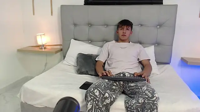 johnny blake  online show from January 19, 2026, 12:03 am