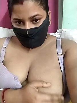 pinkisaha75 online show from May 6, 2026, 5:44 am